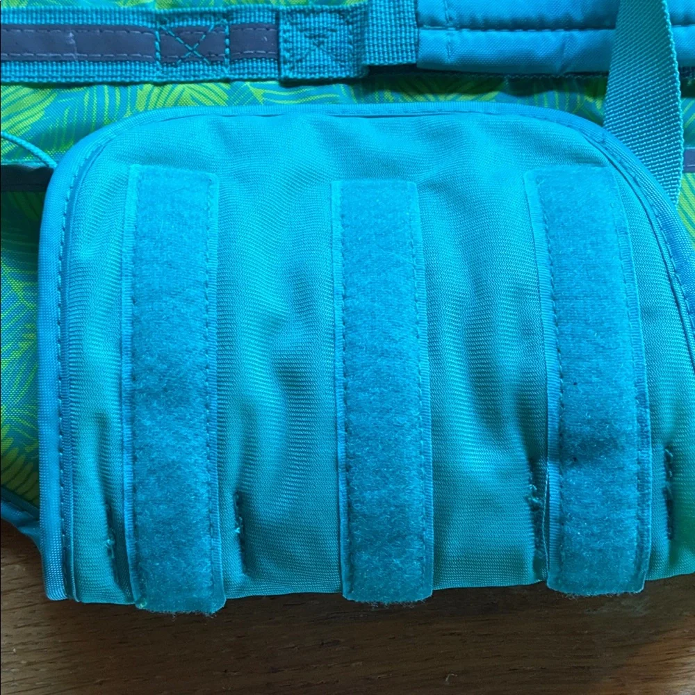 Coleman Vibrant Green Pet Swim / boating/ river walks / canoeing/ pool